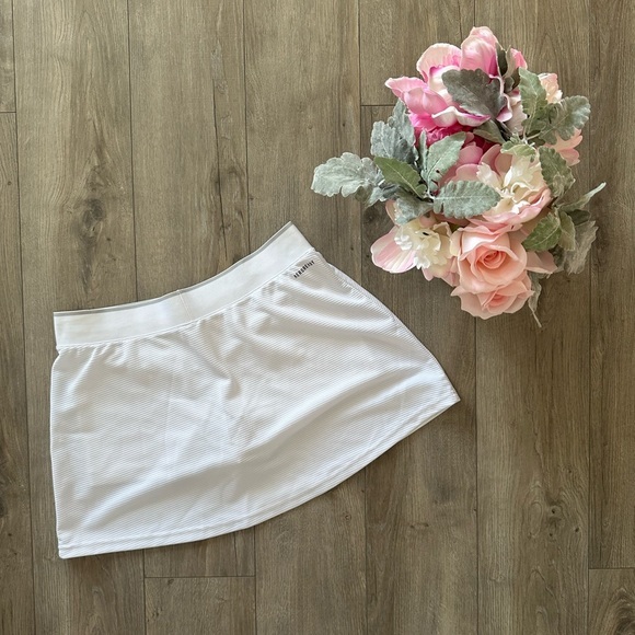 ADIDAS WHITE TENNIS SKIRT/SKORT | SZ M‎ - Picture 2 of 5